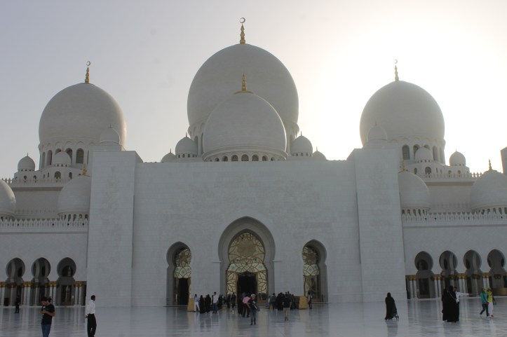 Grand mosque in Abu Dhabi1