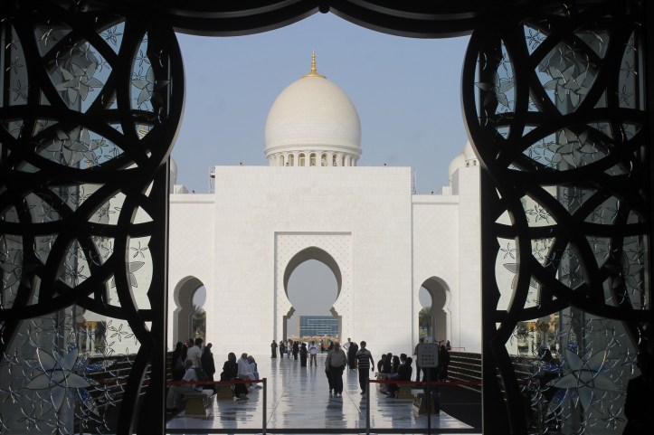 Grand mosque in Abu Dhabi2