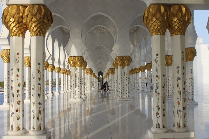 Grand mosque in Abu Dhabi5