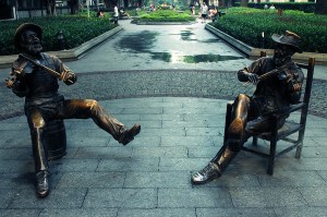 Shamian Island Bronze statue 1